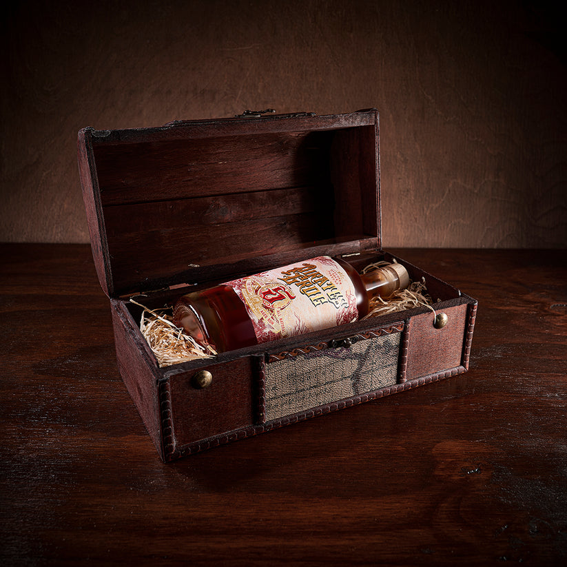 Pirate’s Grog 5 Year Aged Rum Gift Chest | Premium Aged Rum Gift Set ...